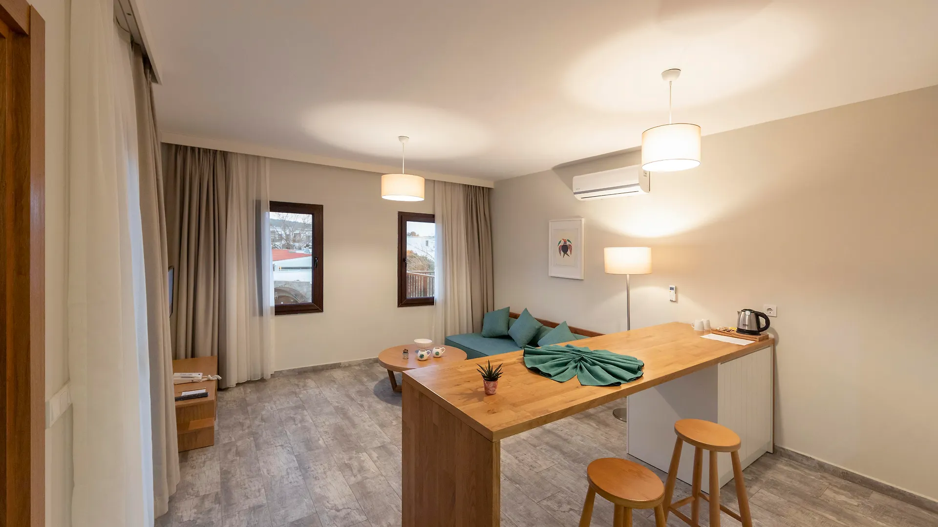 Dorman Suites Битез