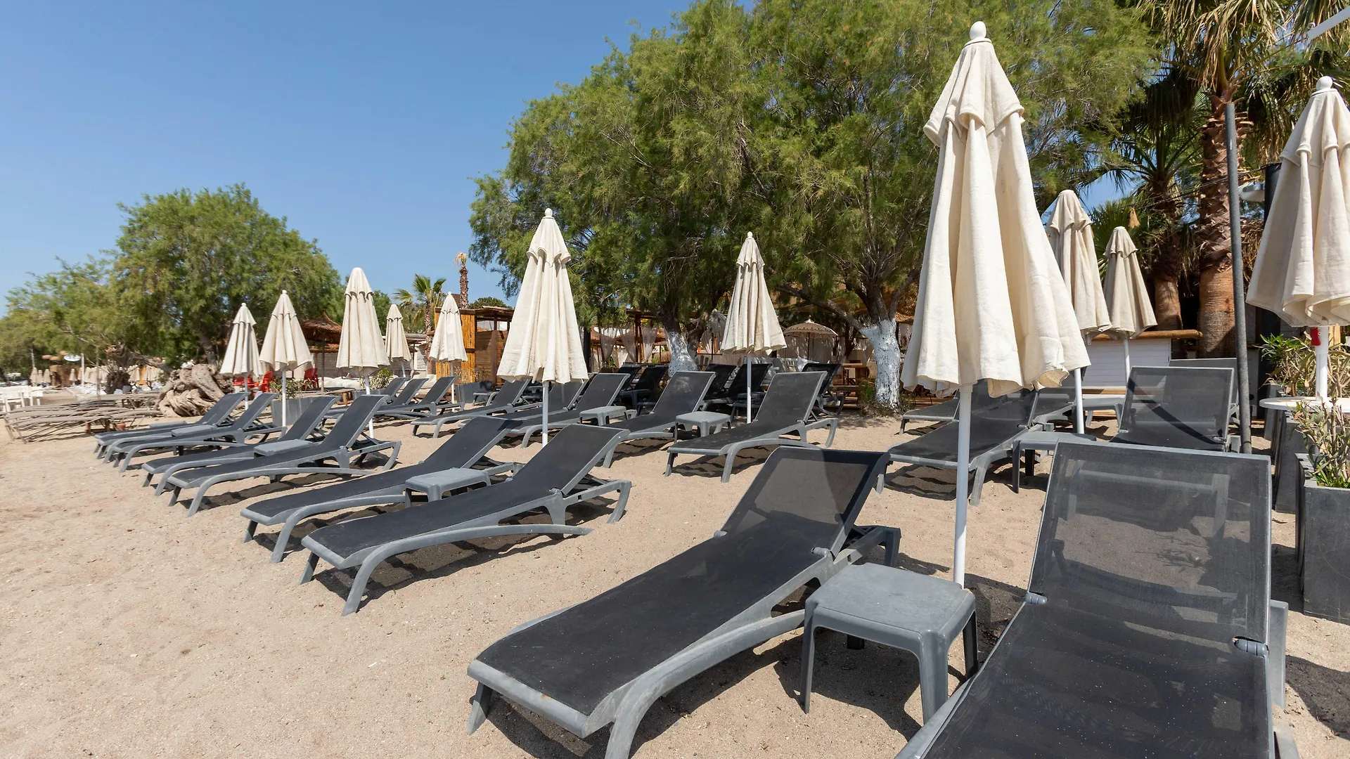 Dorman Suites Битез Отель