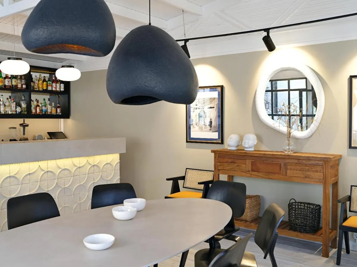 Dorman Suites Битез Отель