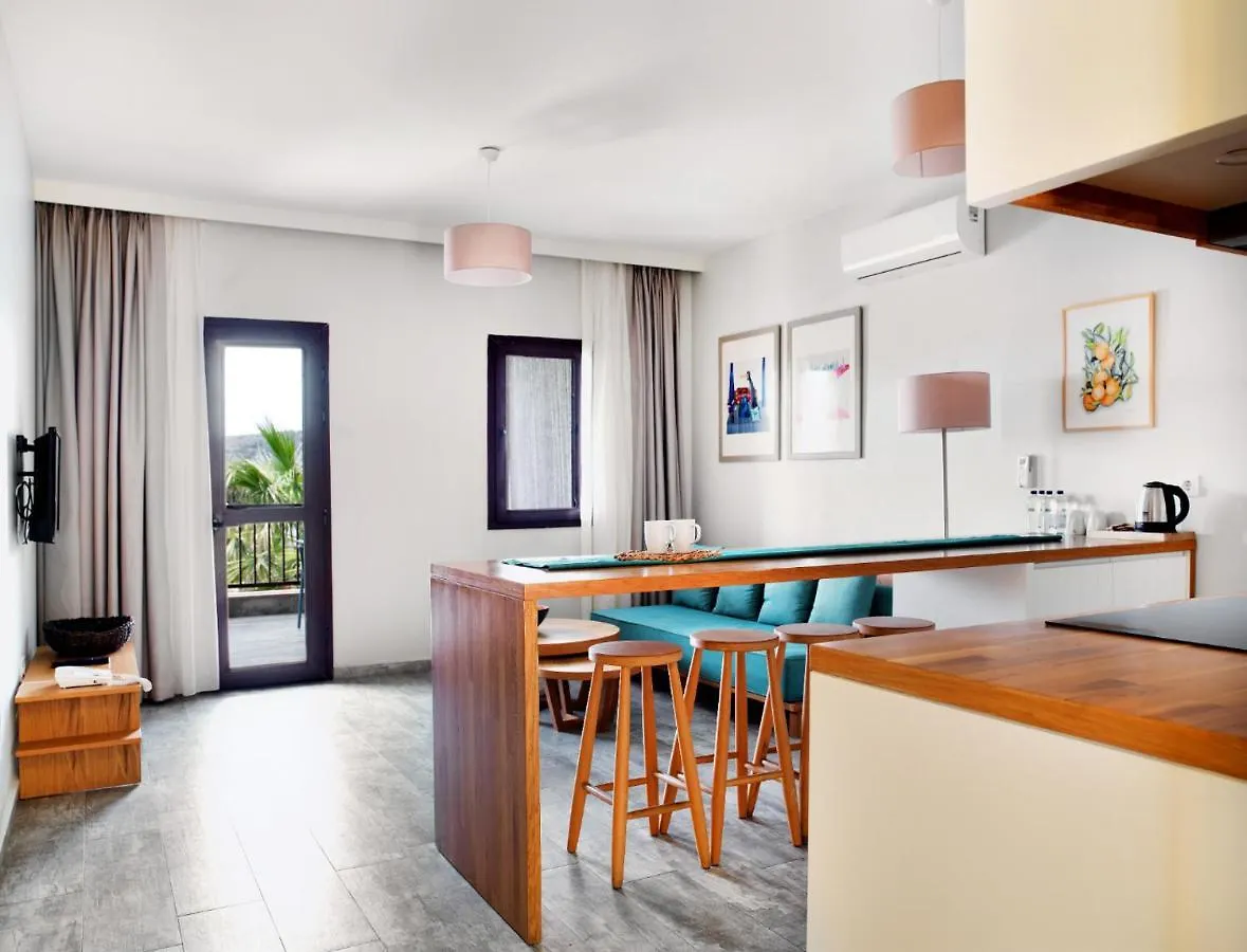 Отель Dorman Suites Битез