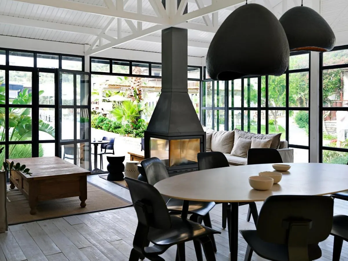 Отель Dorman Suites Битез