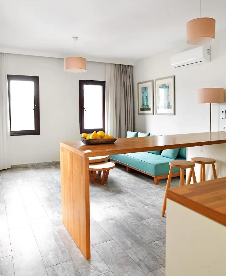 Dorman Suites Битез 4*,